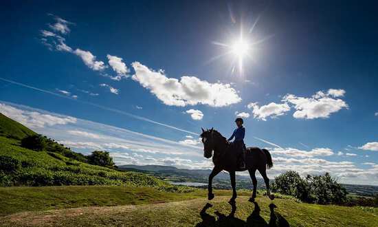 Tips för att rida i värmen under högsommaren