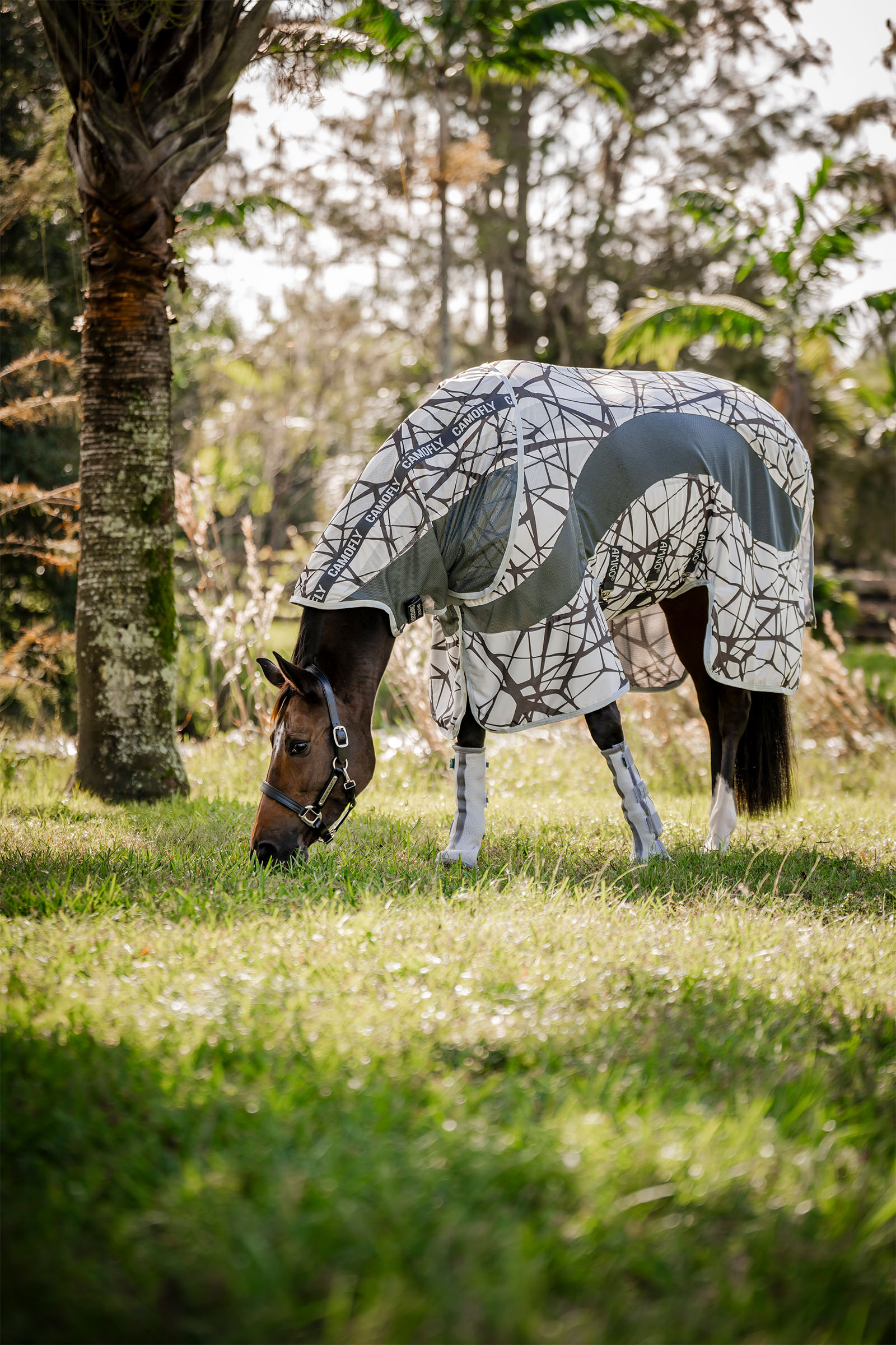Horseware Amigo CamoFly flugtäcke med avtagbar halsdel