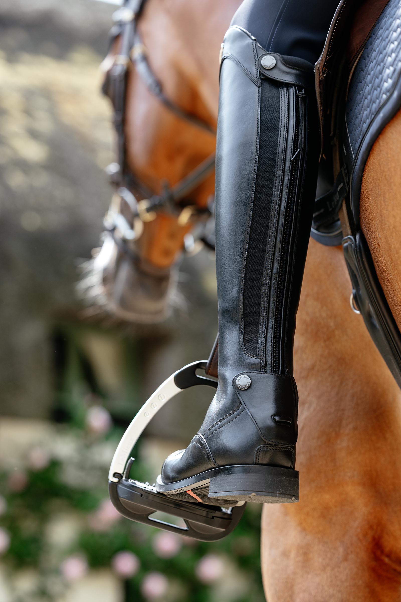 LeMieux ridst&ouml;vlar med sn&ouml;rning, kort skafth&ouml;jd