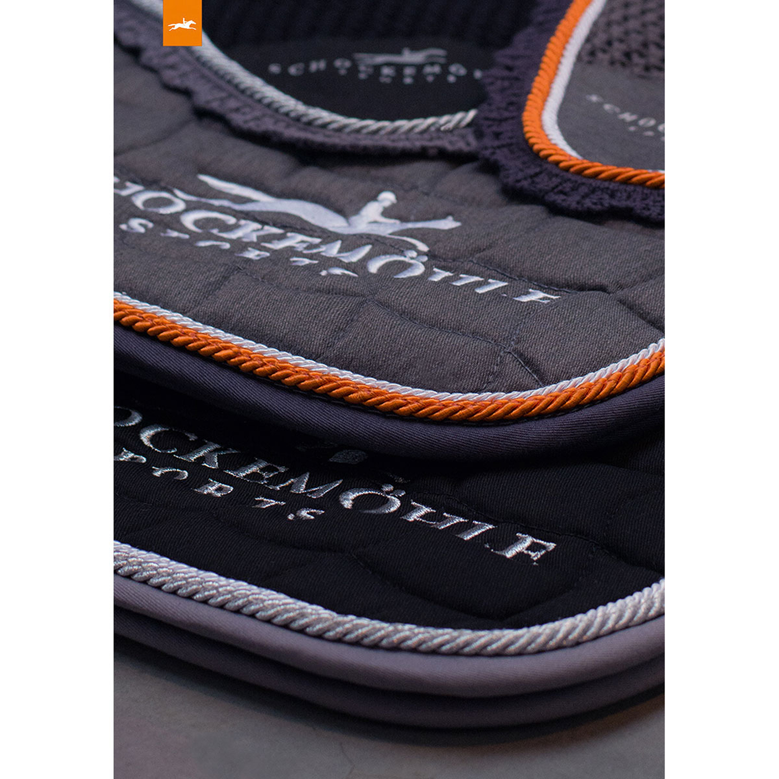 Schockermöhle Sports Dynamite DL, dressyrschabrak med logo