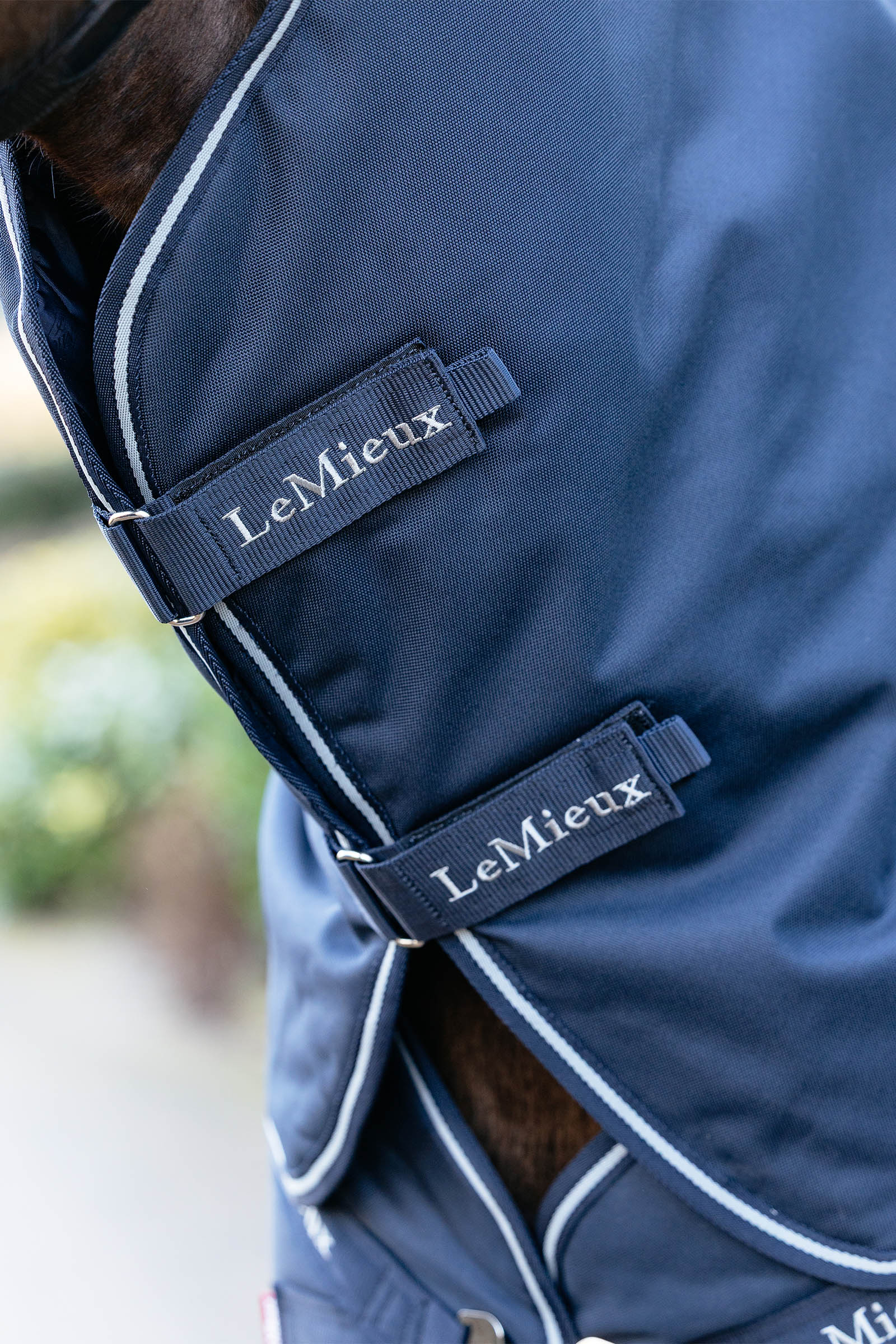 LeMieux Arika Storm-Tek utetäcke med avtagbar hals, 100 g