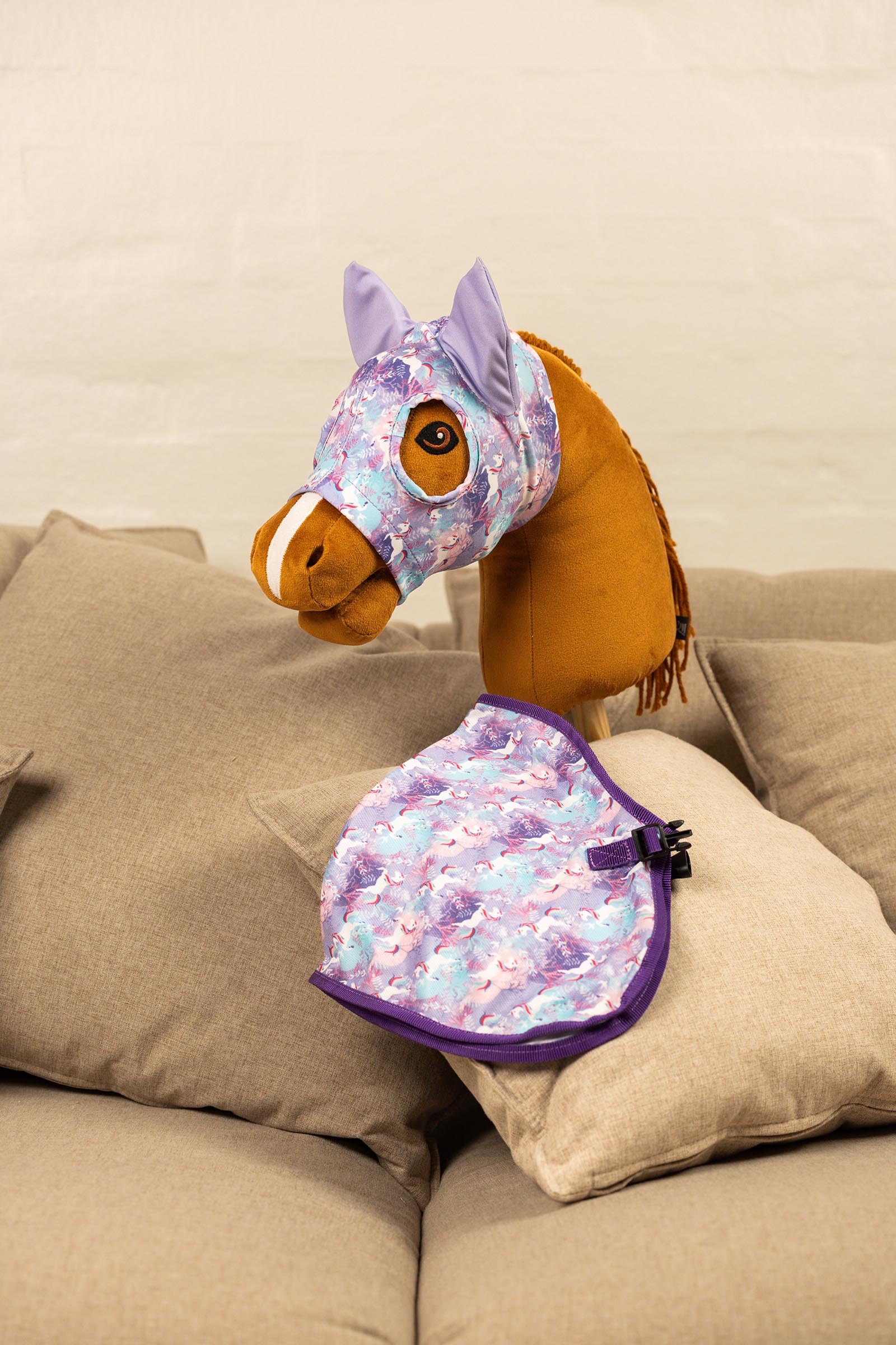 My Hobby Horse t&auml;vlingsmask med enh&ouml;rningsprint