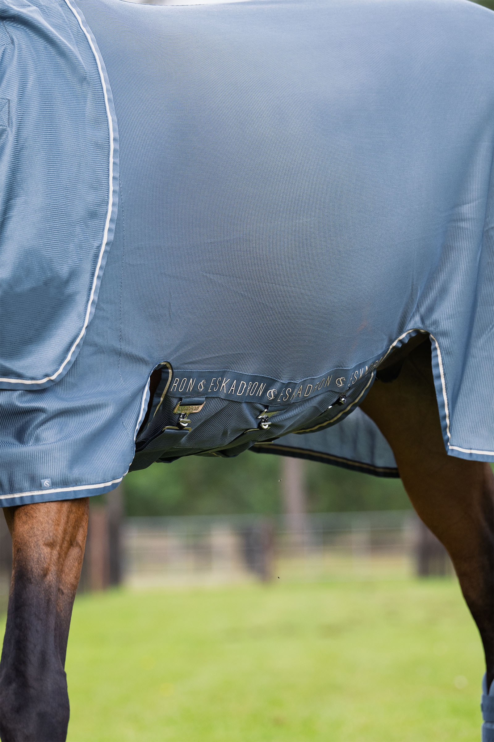 Eskadron Classic Sports SS25 Fly Detach-Neck flugt&auml;cke