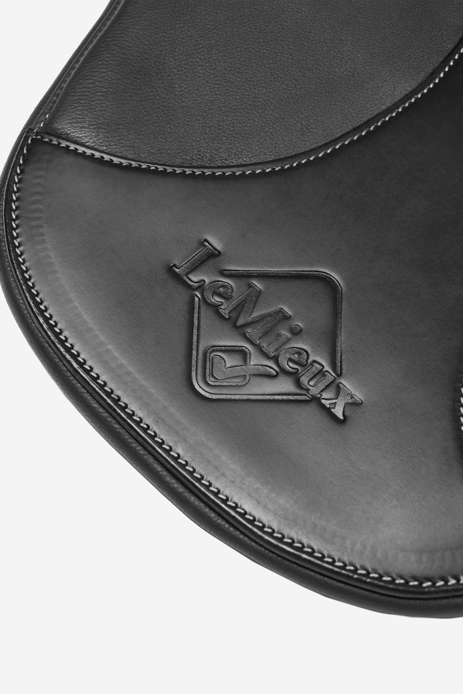 LeMieux Arika Formad L&aring;ng Stud Sadelled