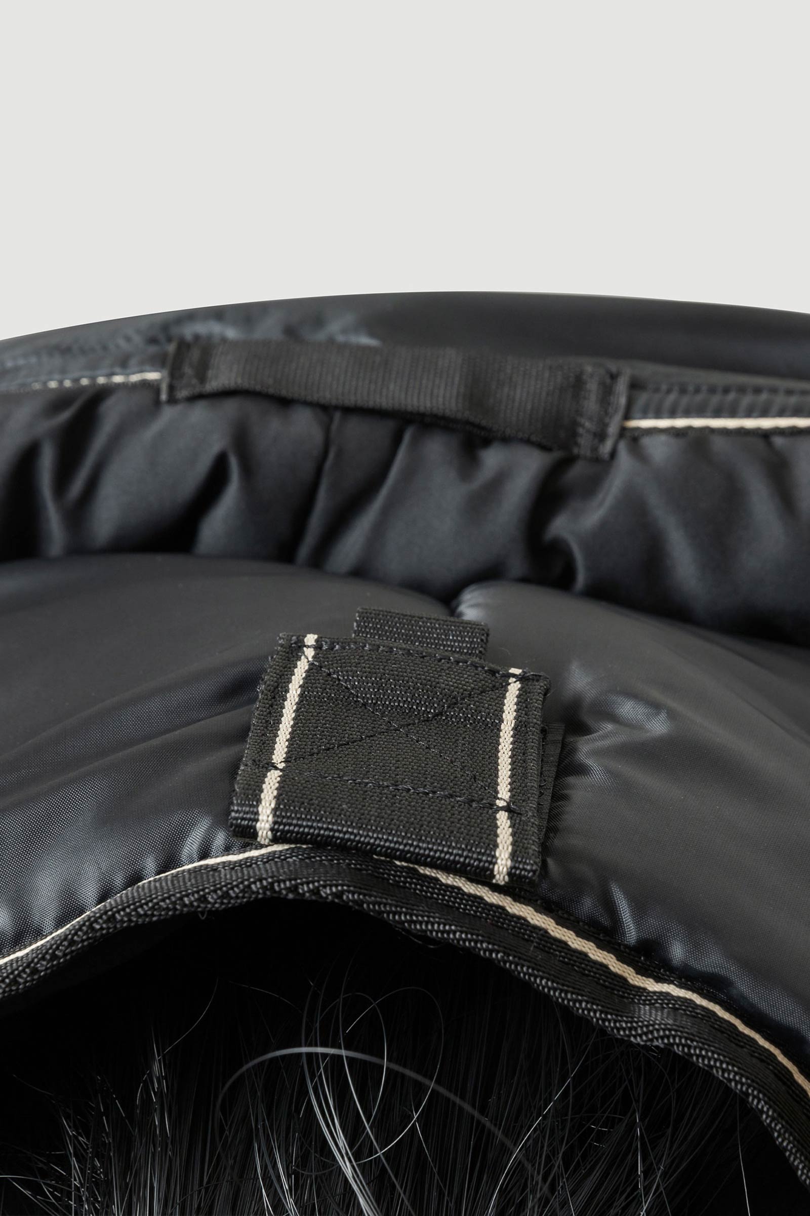 Back on Track Obsidian Utetäcke med avtagbar hals, 150g