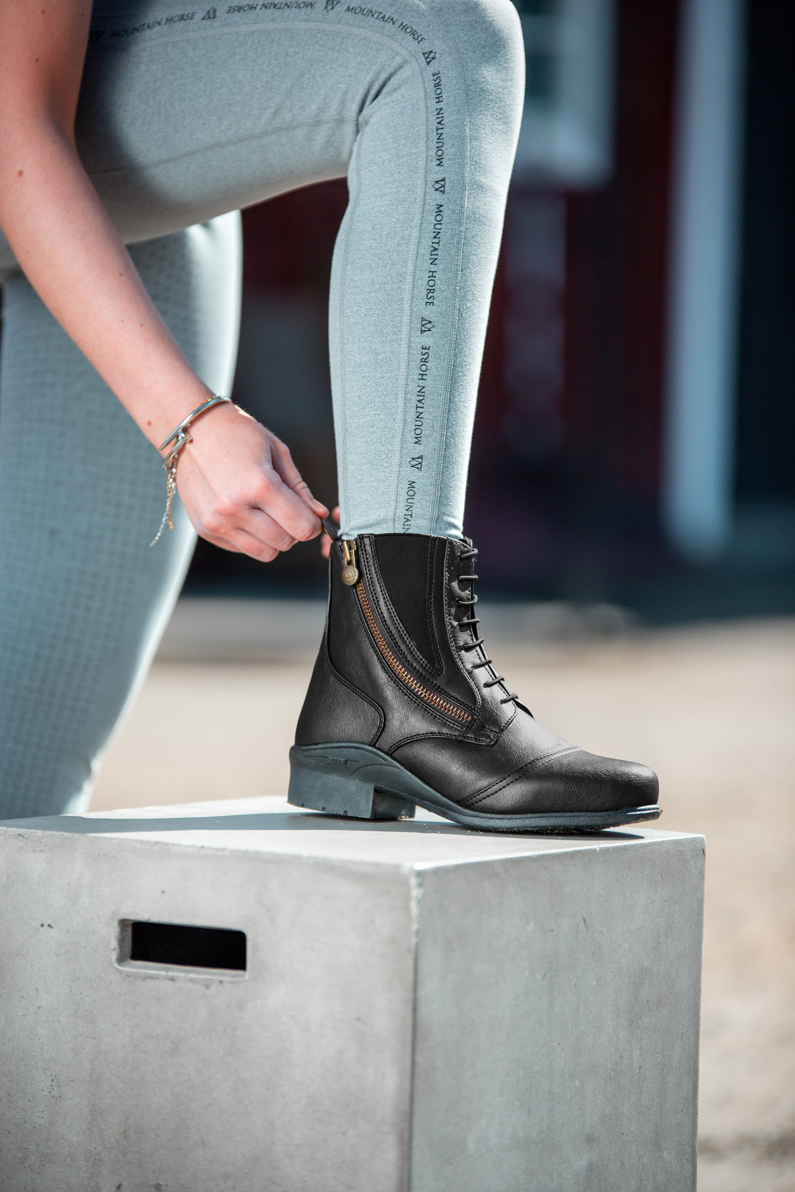 Mountain Horse Veganza Paddockst&ouml;vlar med dragkedja p&aring; sidan