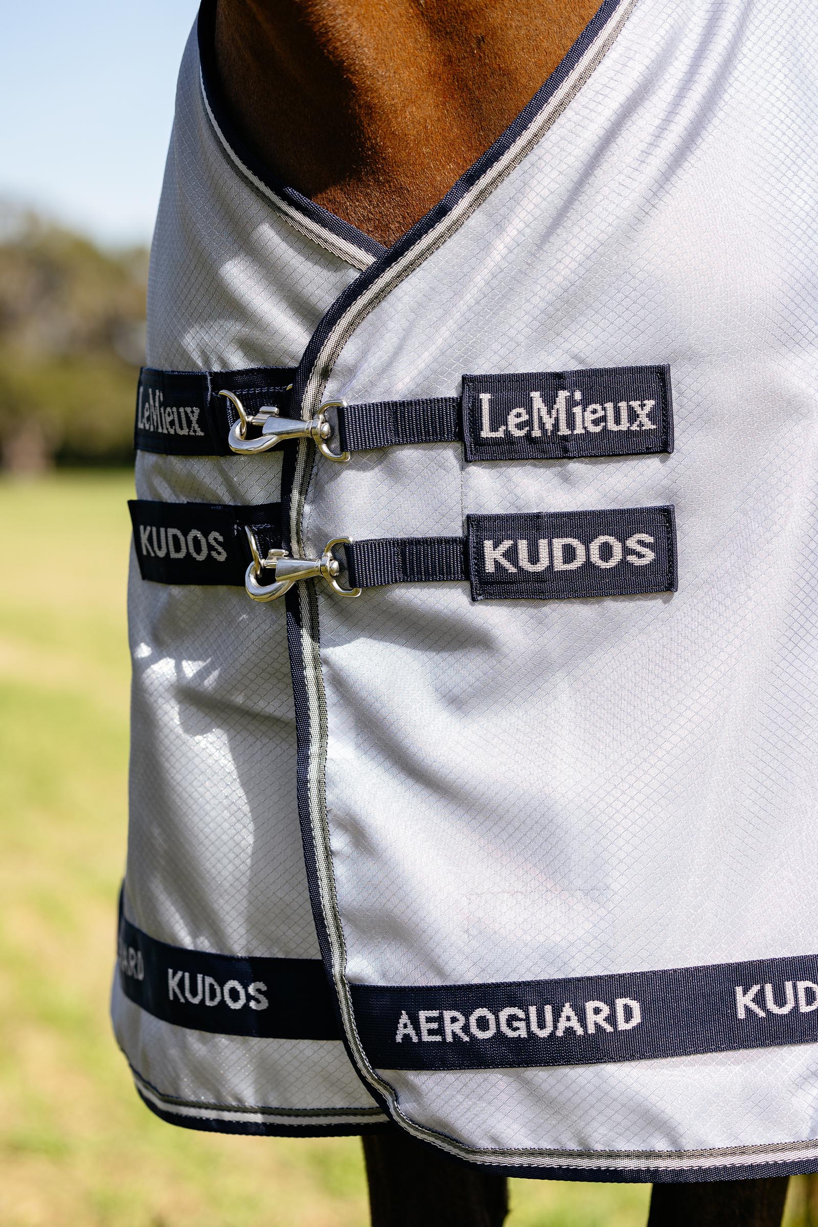 LeMieux Kudos AeroGuard flugt&auml;cke med avtagbar hals