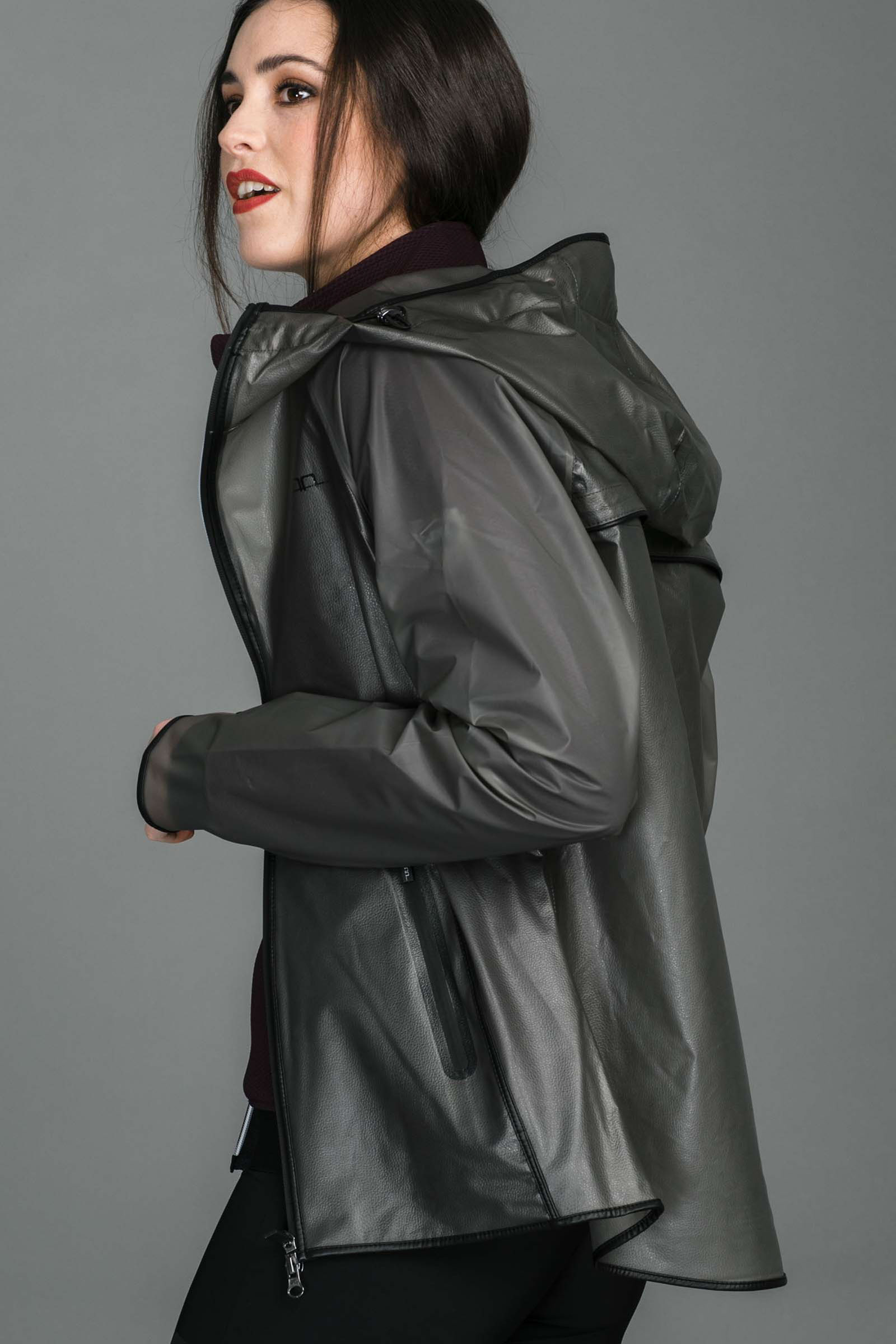 AA Clear vattentät damjacka