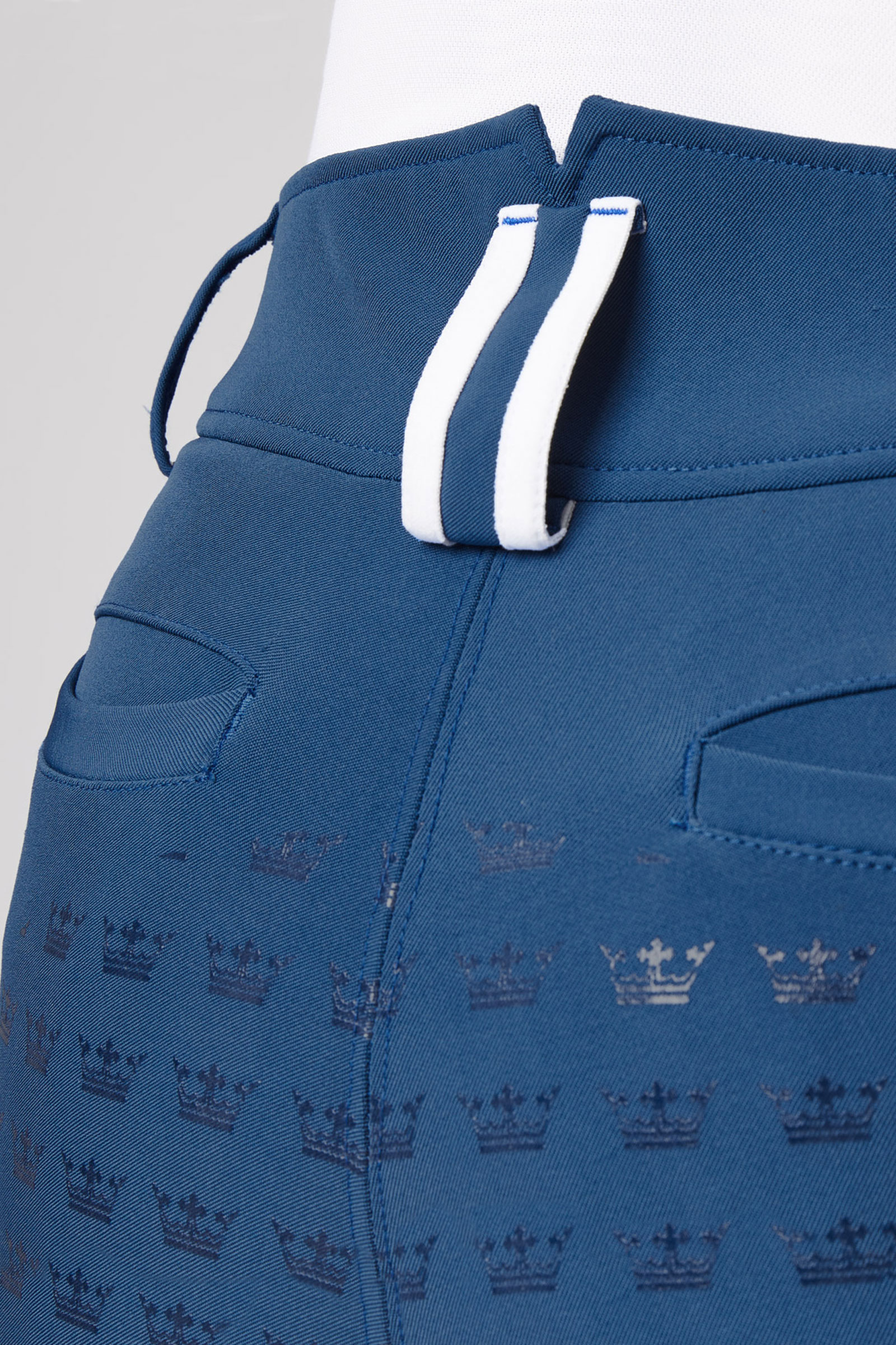 Ridbyxor med h&ouml;g midja och helskodd f&ouml;r dam med kontrasterande passpoal