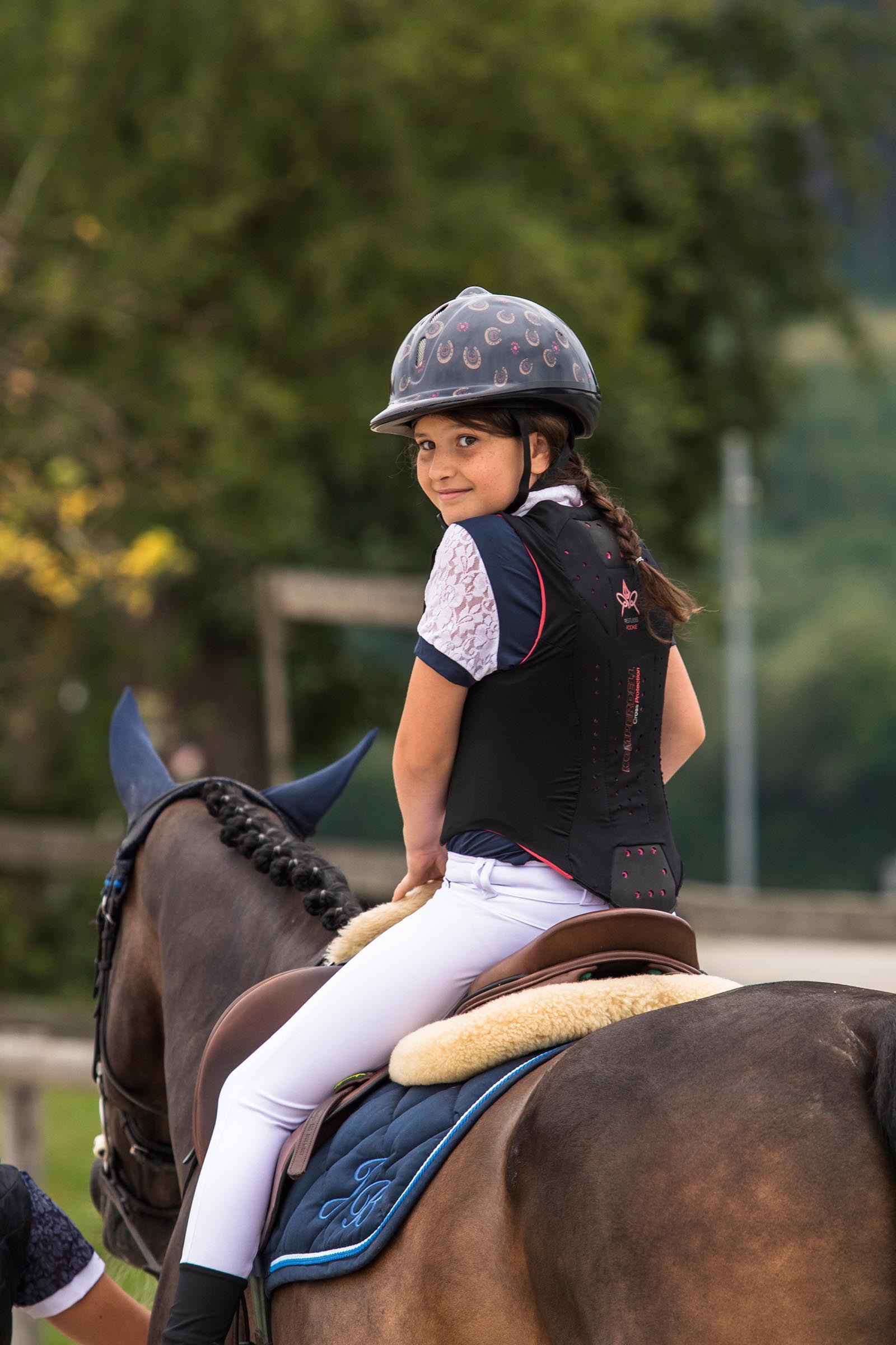 Komperdell ballistisk v&auml;st f&ouml;r barn med ryggskydd