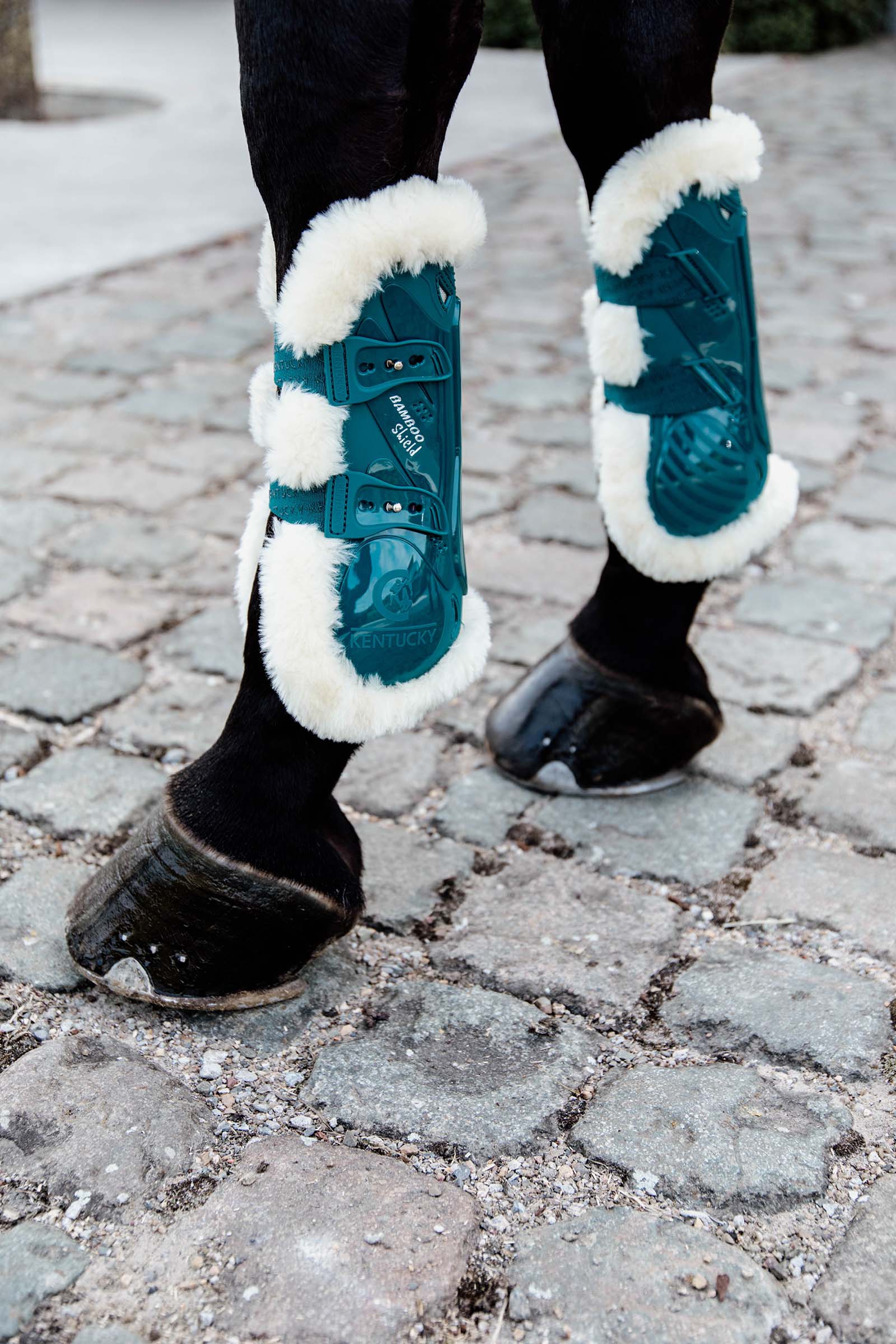 Emerald Green Kentucky Horsewear senskydd med veganskt fårskinn, bambu, elastisk