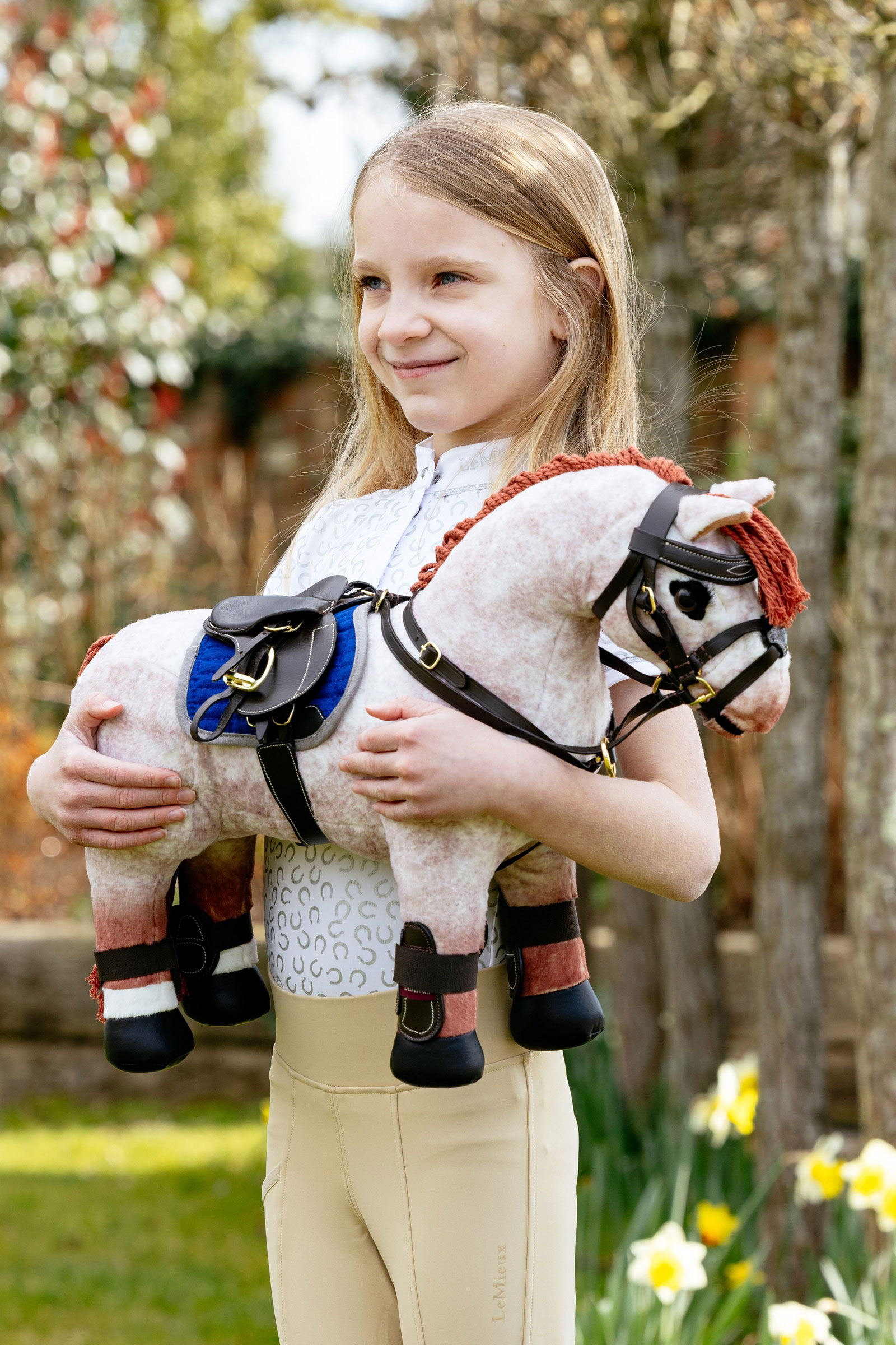 LeMieux hoppsadel och magplatta f&ouml;r leksaksponny