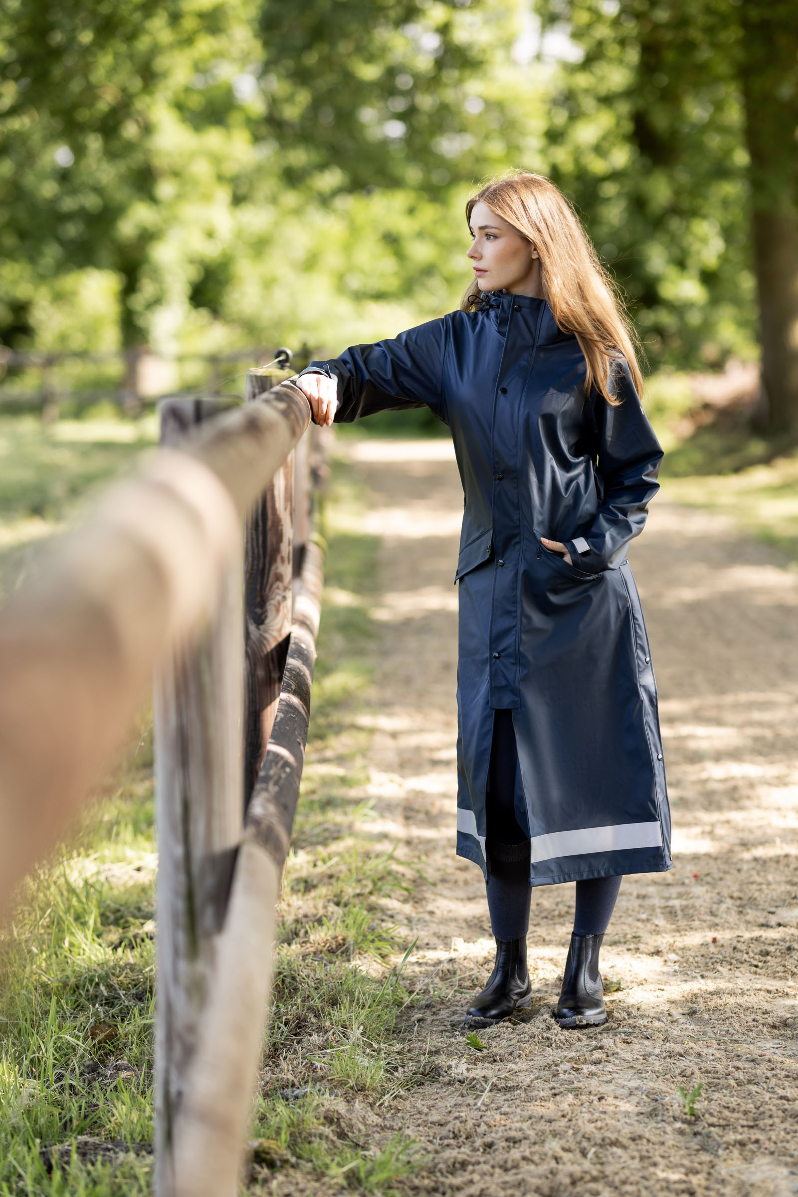 Horze Hazel l&aring;ng damregnjacka med slitsar