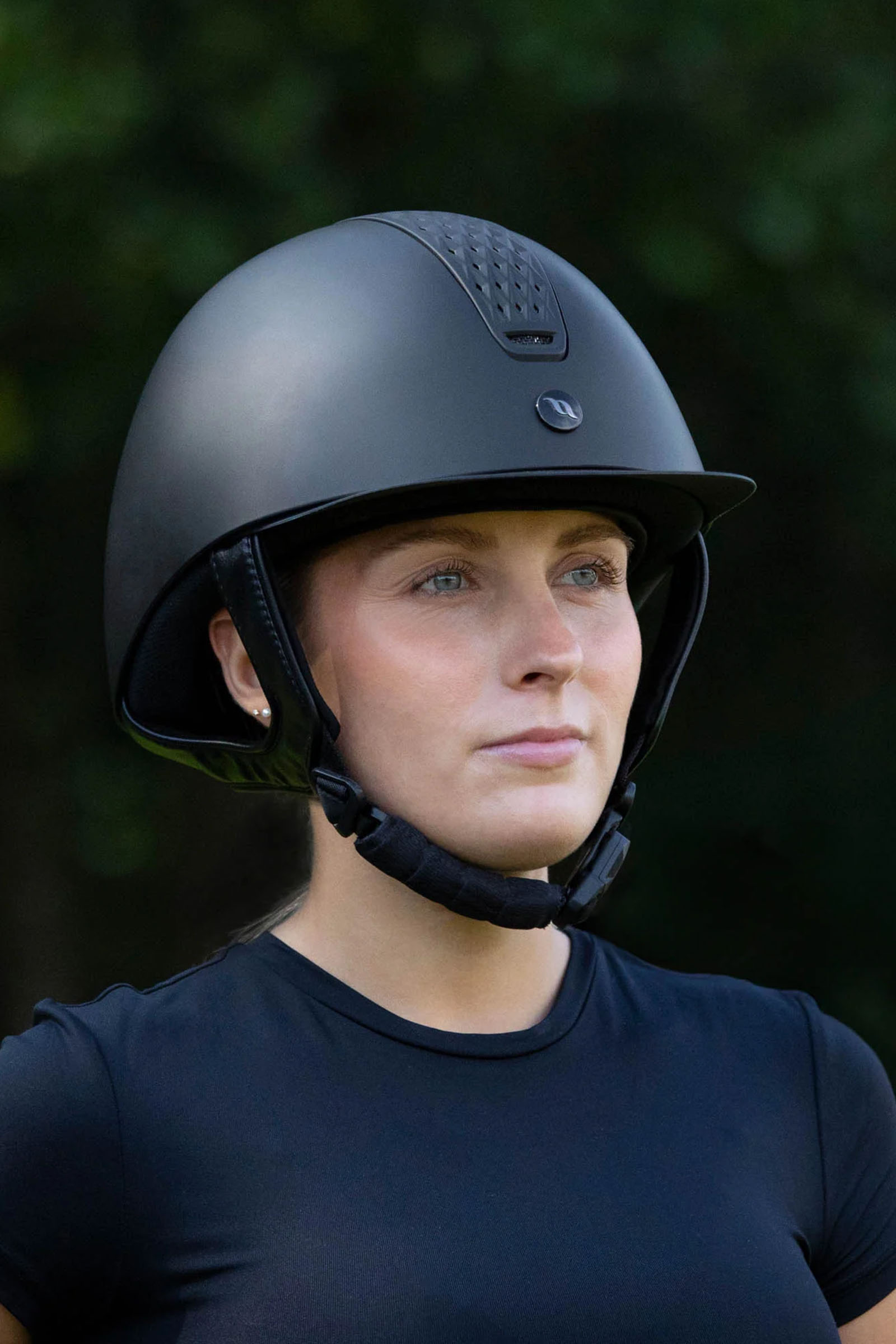 Back on Track Silves ridhjälm med slät ovandel