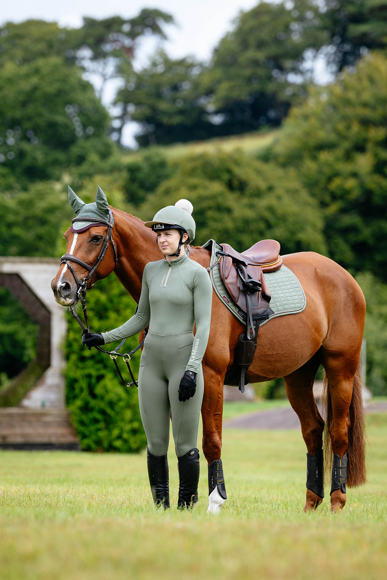 LeMieux Suede Square CC Hoppschabrak