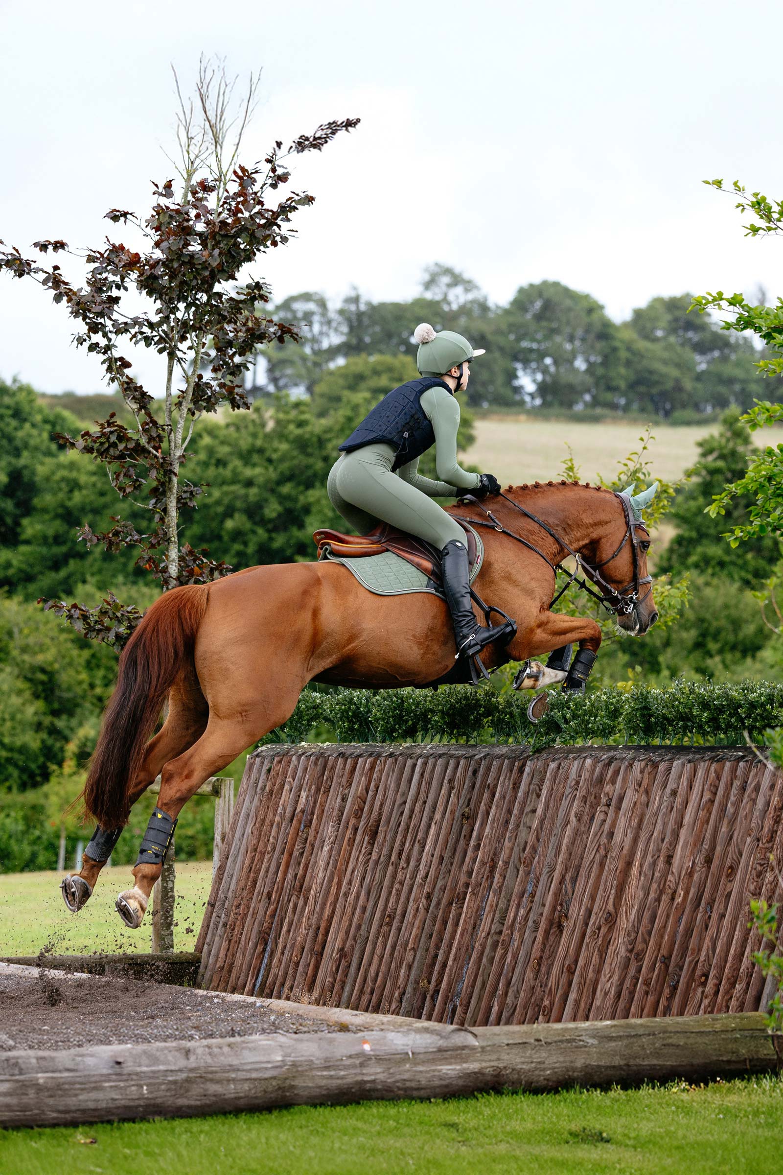 LeMieux Suede Square CC Hoppschabrak