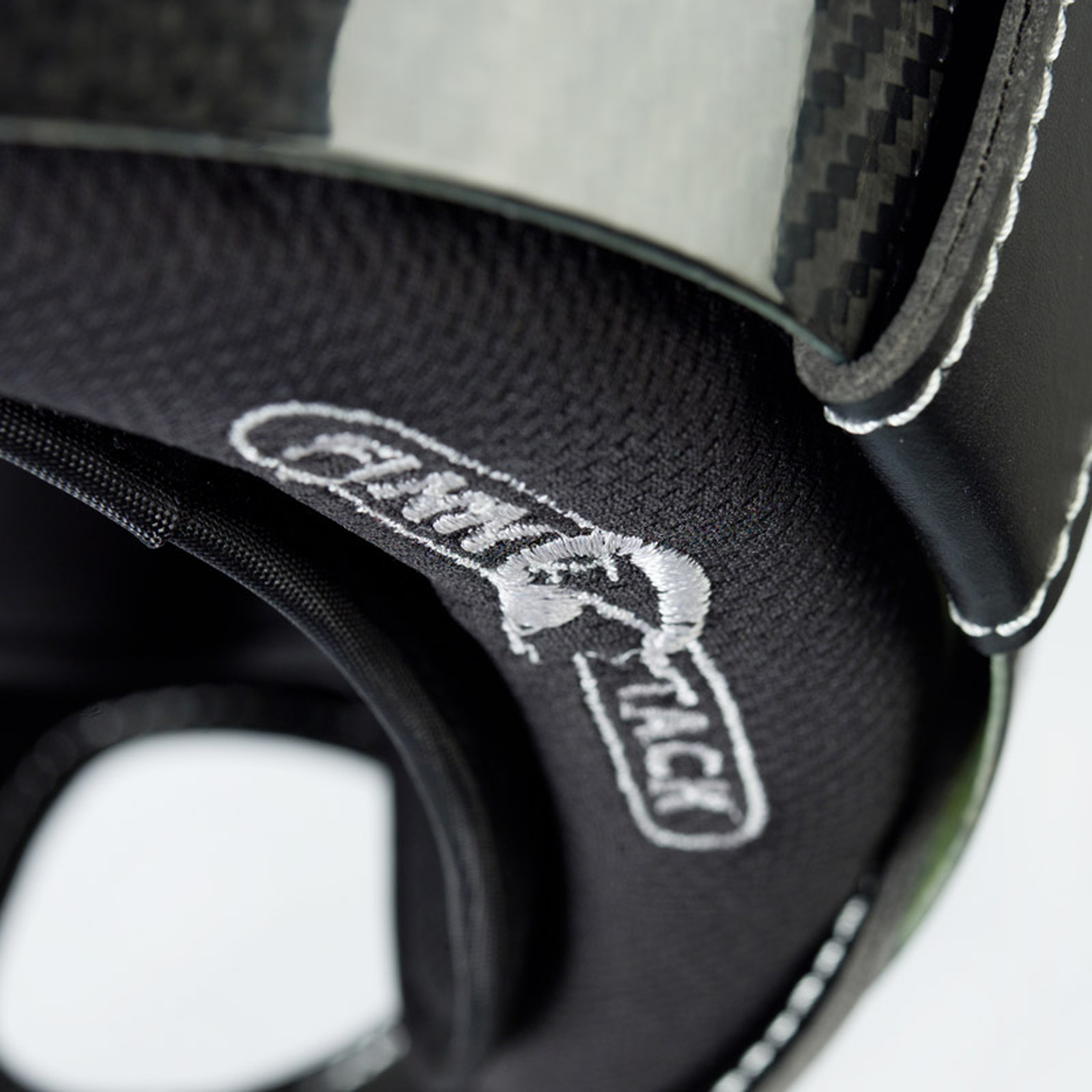 Finntack Elite travhjälm, kolfiber