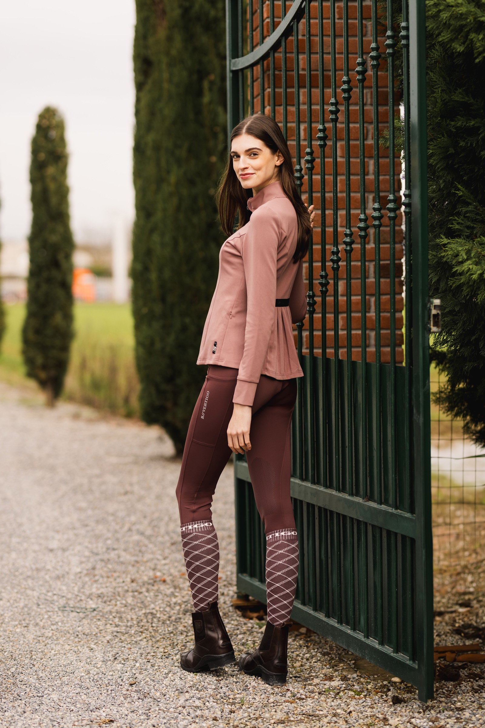 B Vertigo Elea ridbyxor med kn&auml;skodd, damstorlek