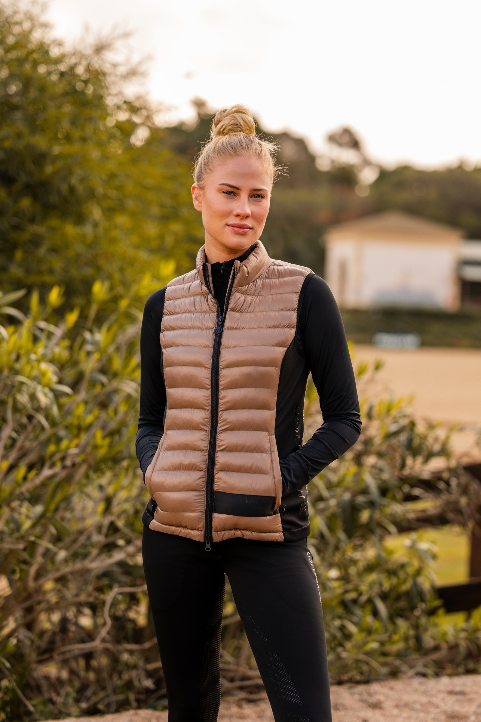 B Vertigo Sia ultral&auml;tt vadderad ridv&auml;st f&ouml;r dam