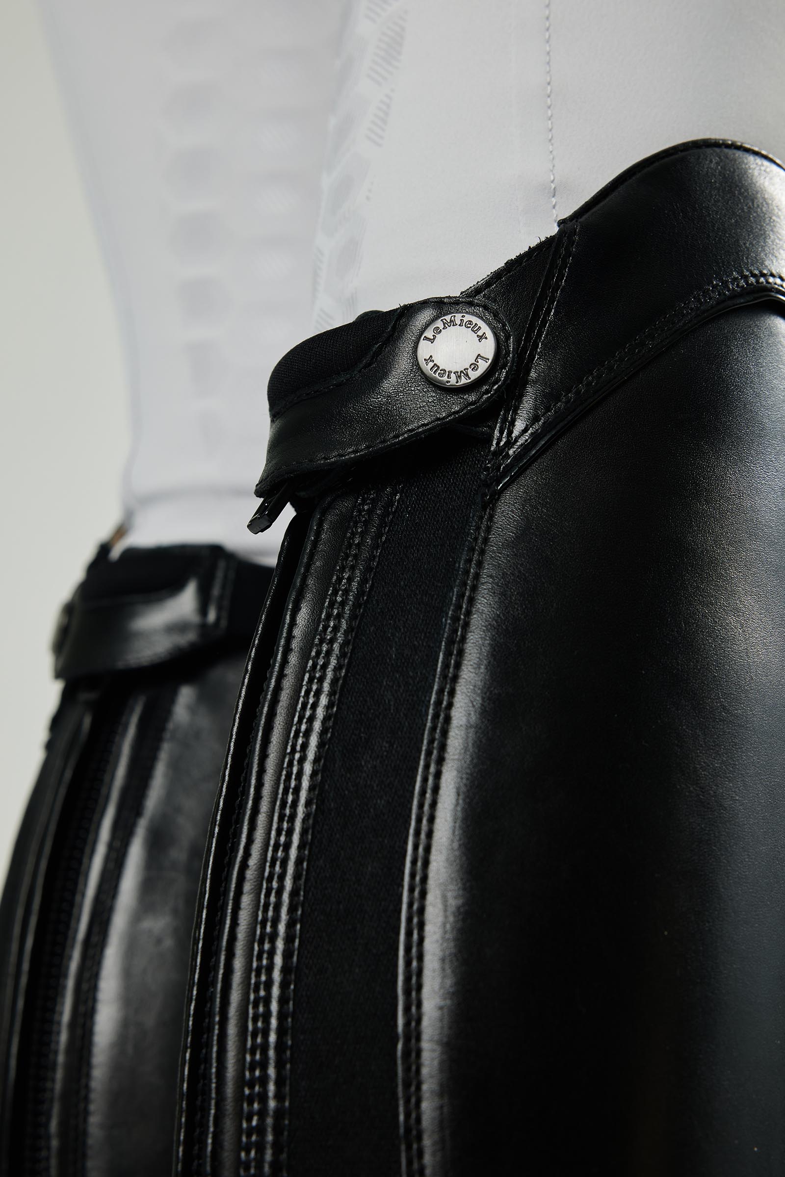 LeMieux ridst&ouml;vlar med sn&ouml;rning, kort skafth&ouml;jd