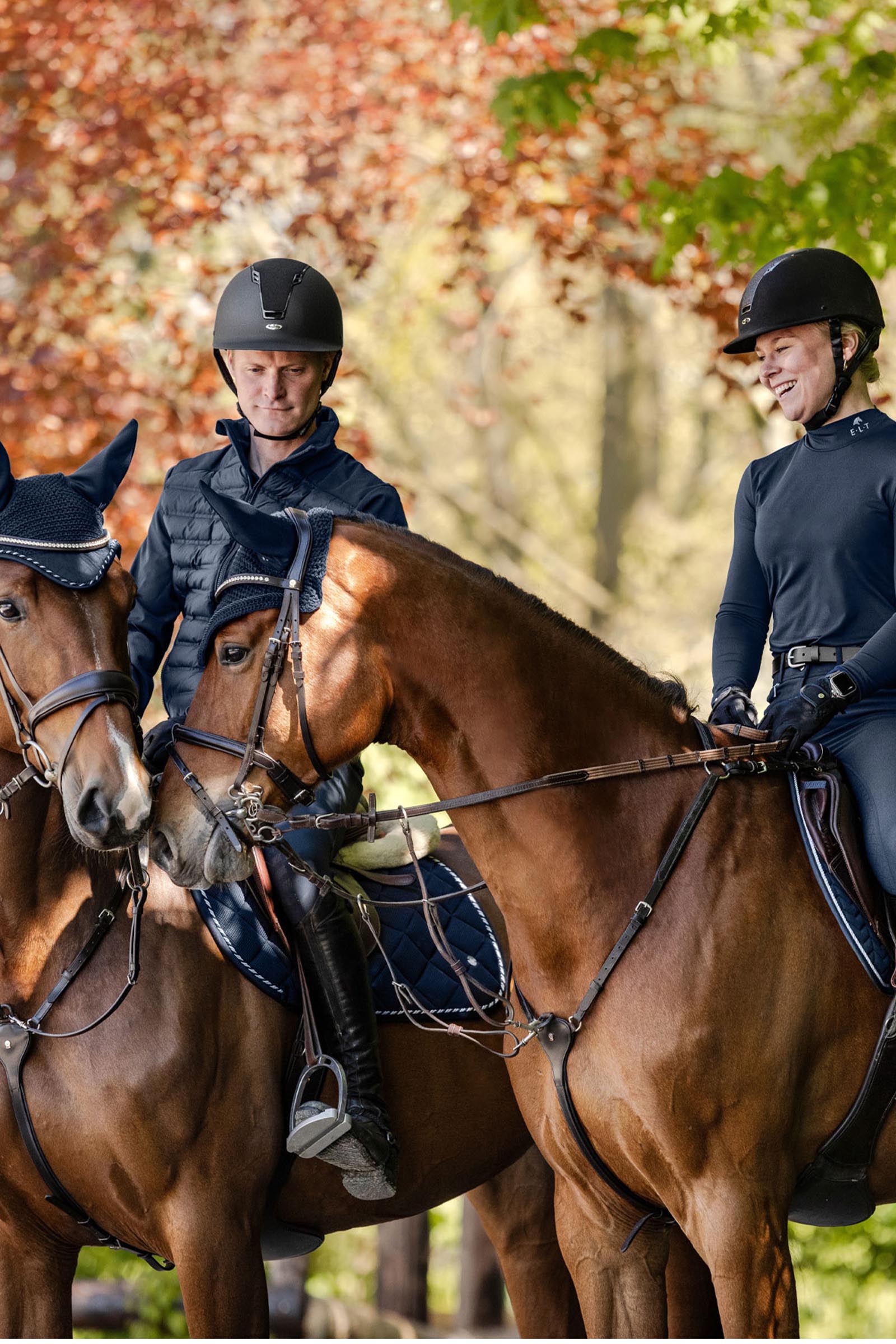 SWING H22 Mat/Velvet ridhjälm