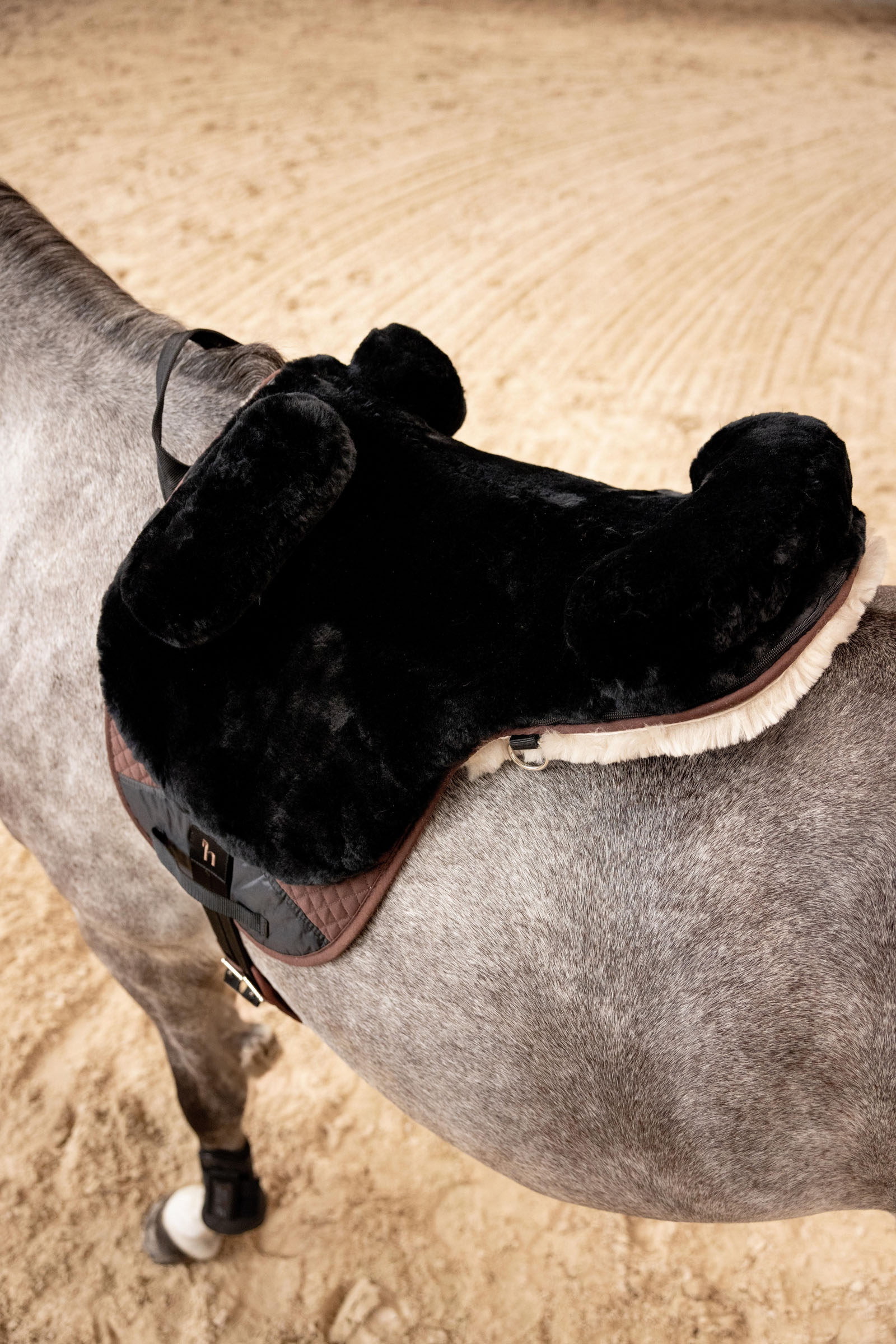 Horze barbackapad i f&aring;rskinn
