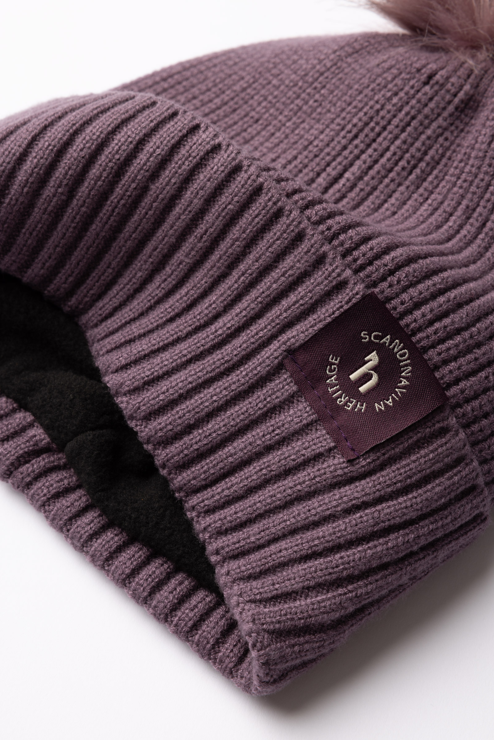 Horze Noa Barn stickad m&ouml;ssa med avtagbar pompon