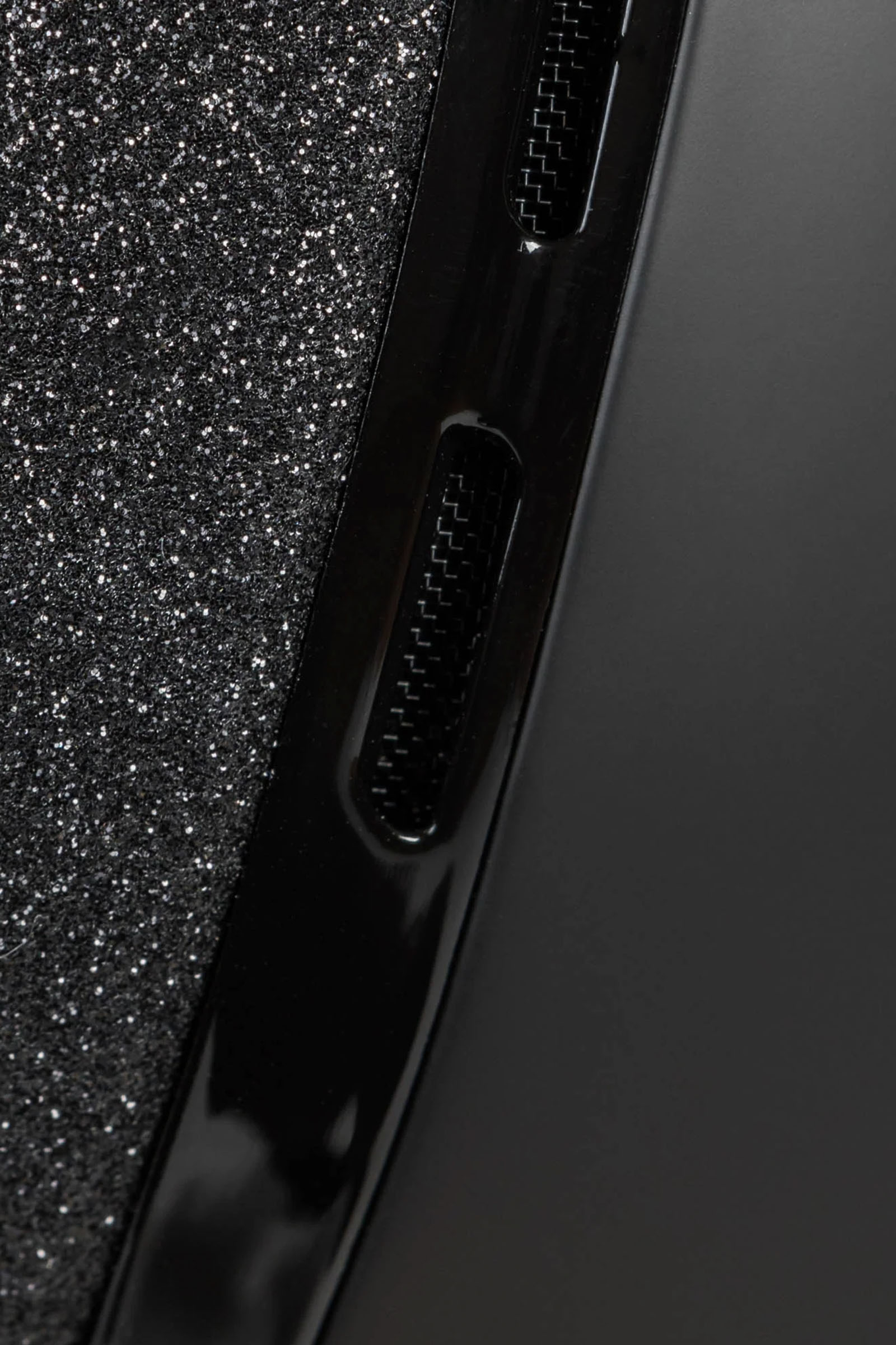 Back on Track Caracas ridhjälm med slät ovandel