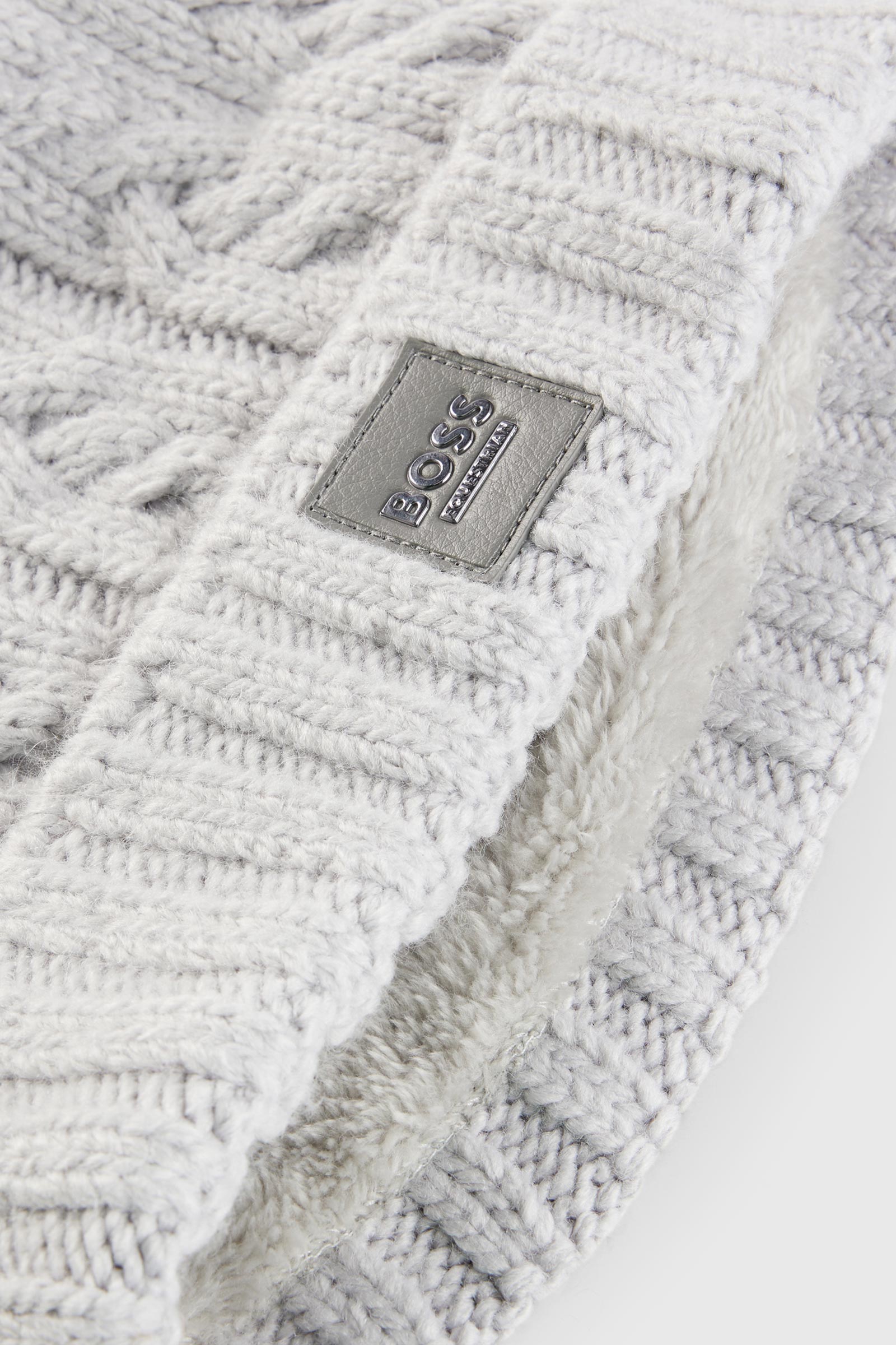 Boss m&ouml;ssa med tofs