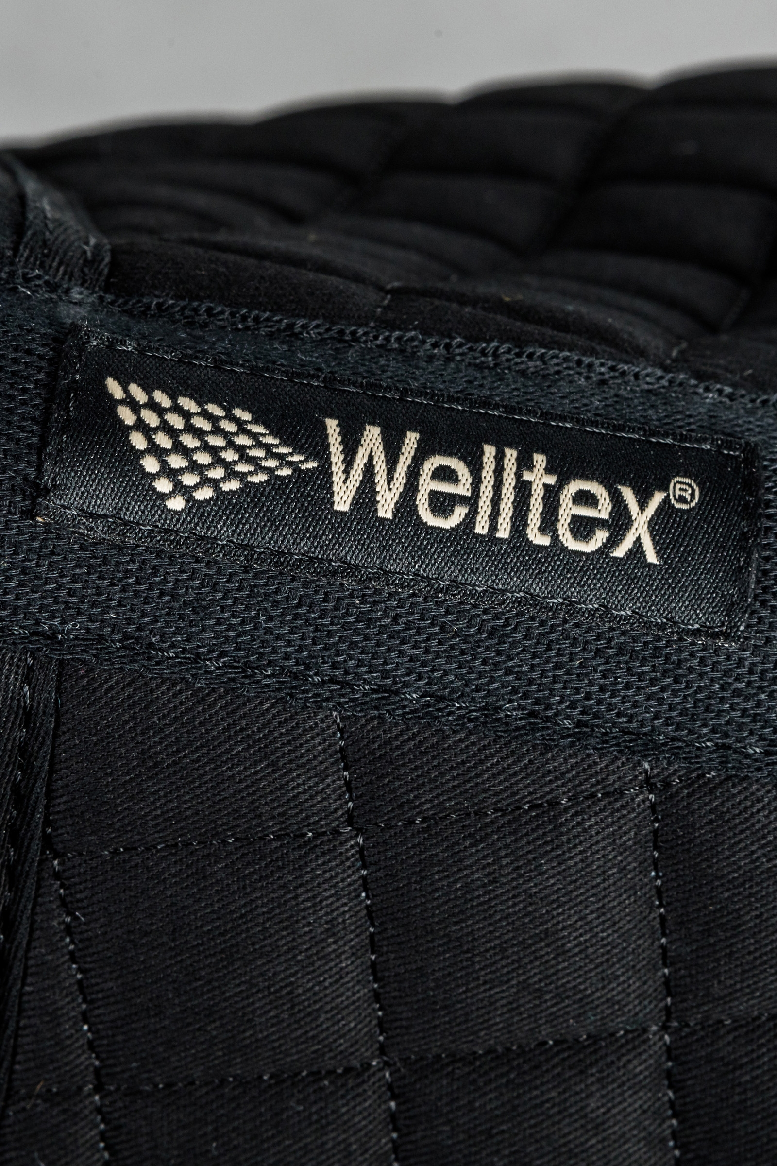 Back on Track nr III Sadelunderl&auml;gg f&ouml;r hoppning