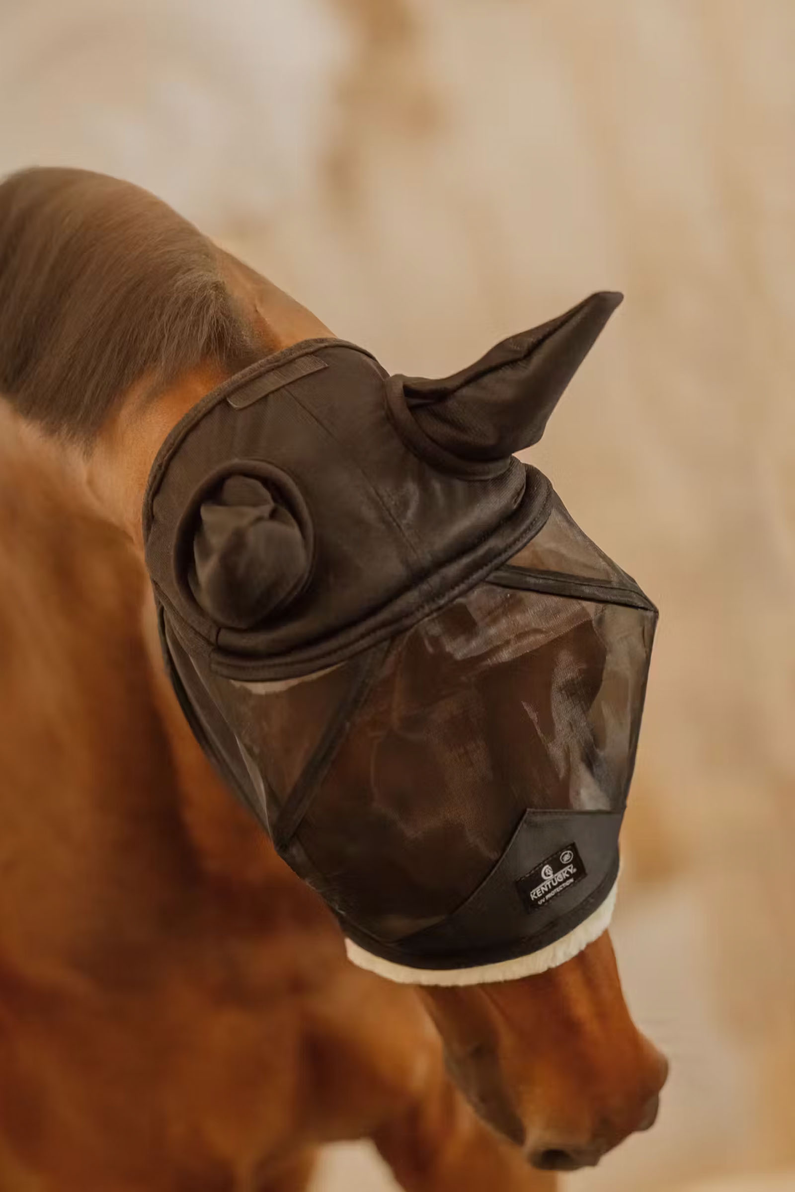 Kentucky Horsewear hudvänlig flughuva med öron