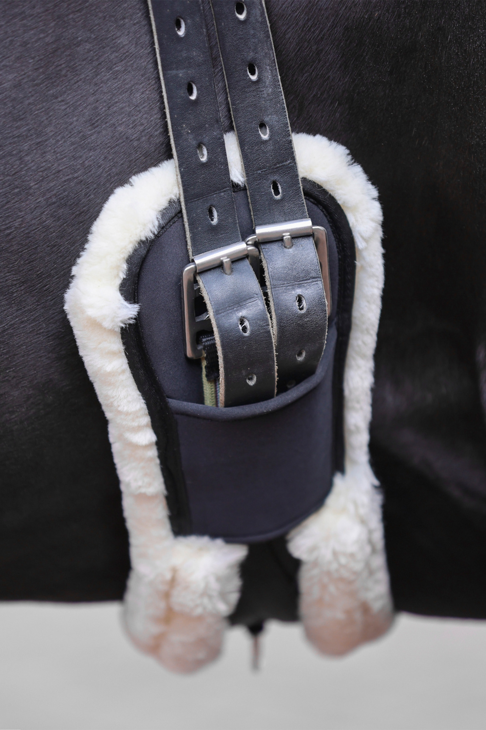 Covalliero kort sadelgjord mad fuskpäls