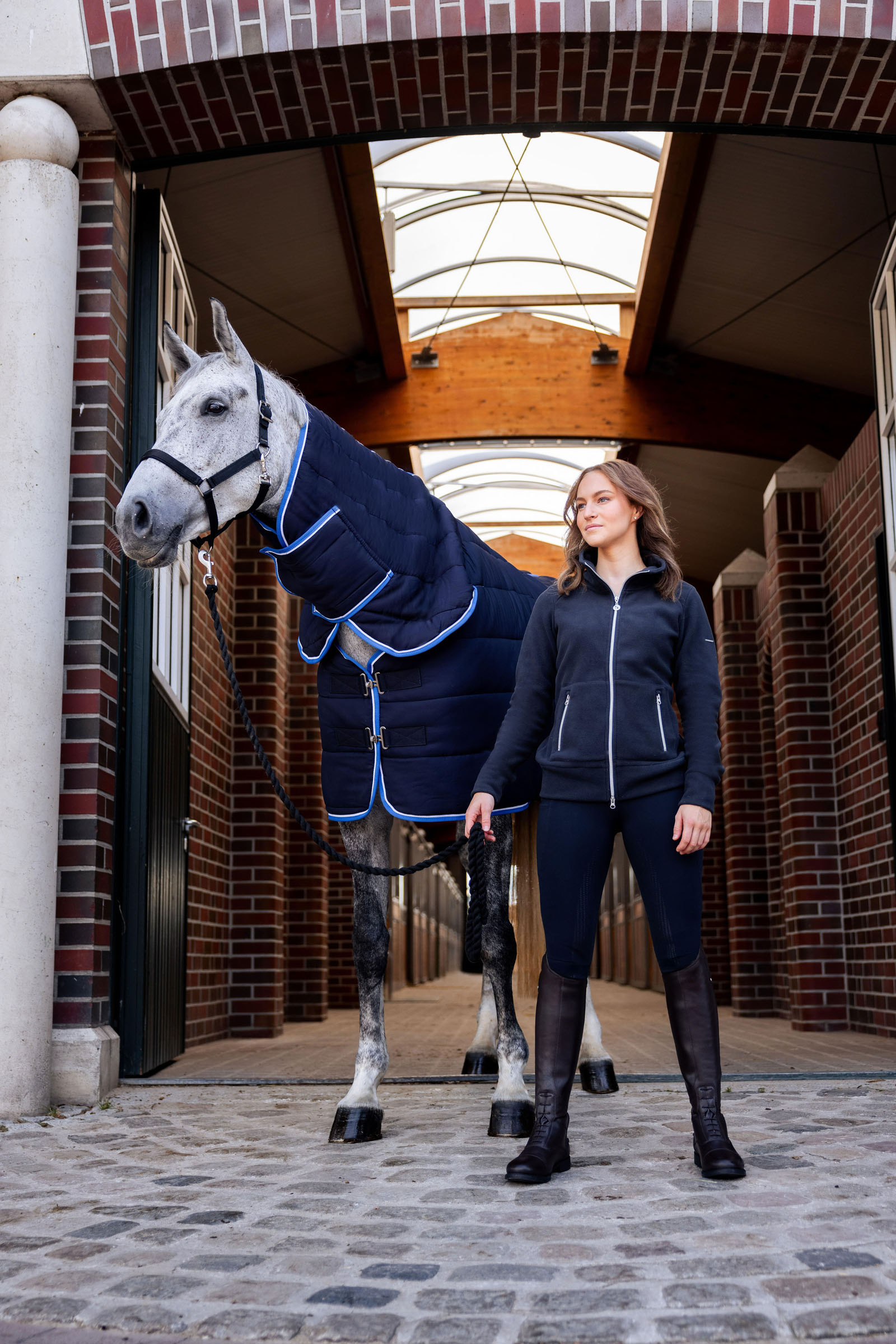 Horze Glasgow stallt&auml;cke / undert&auml;cke med fast hals, 150 g