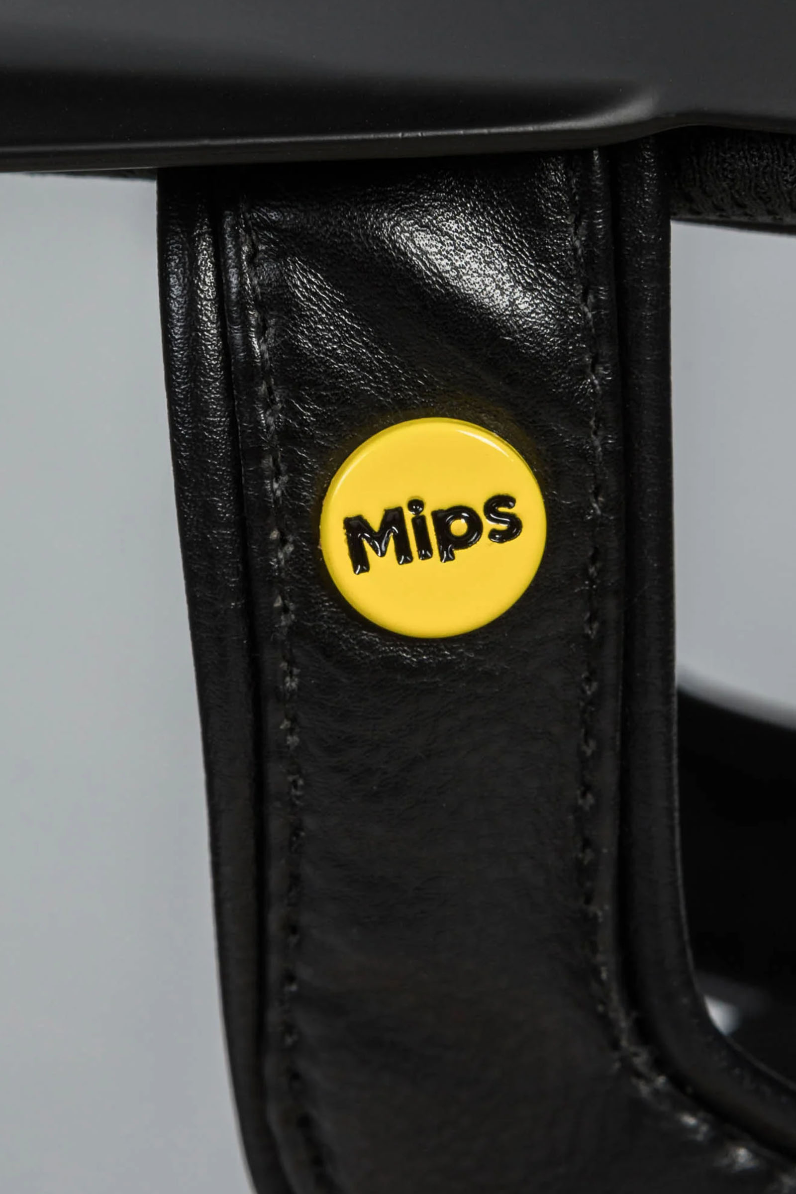 Back on Track Caracas ridhj&auml;lm med sl&auml;t ovandel